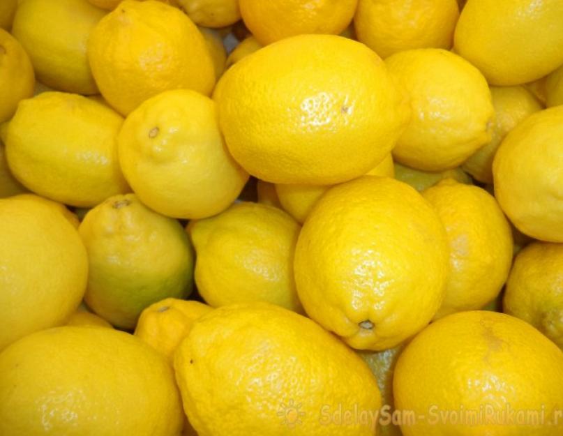 Ev yapımı limon likörü tarifi.  Limon likörü nasıl yapılır?  Bal ve narenciye posası ile
