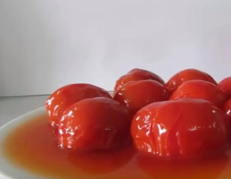 Помидоры в том соке на зиму. Как приготовить помидоры в томатном соке на зиму: рецепты вкусных заготовок. Закуска «Два в одном»
