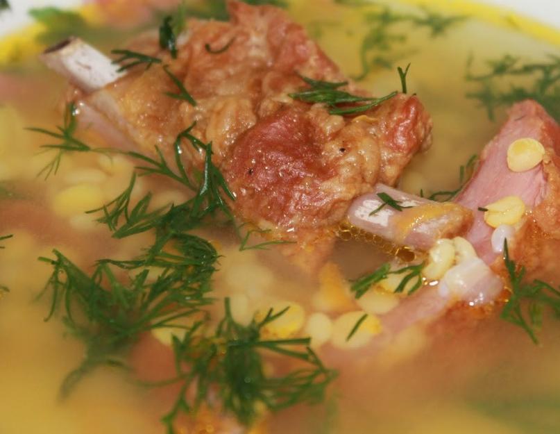 Простой гороховый суп с копченостями. Гороховый суп с копченостями — очень вкусный рецепт с ребрышками. Гороховый суп с копчеными колбасками