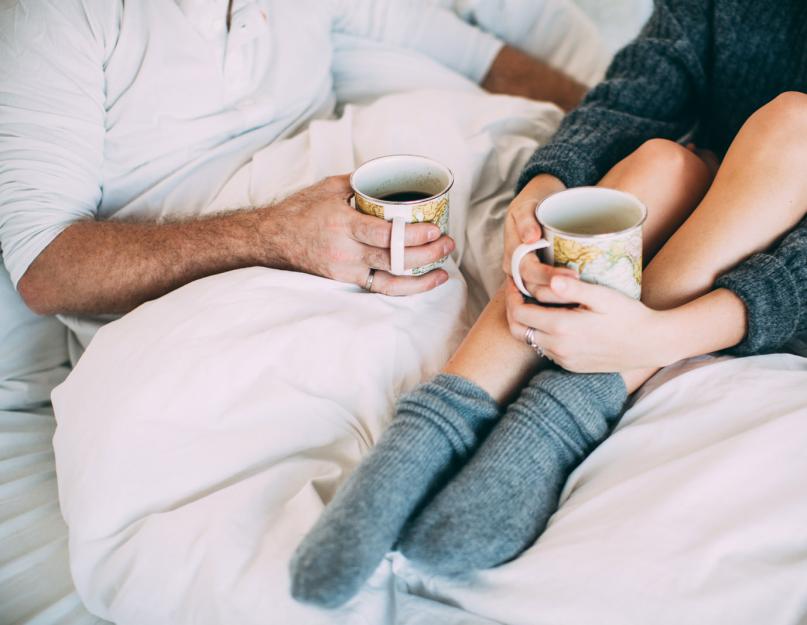Кофе в постель: фото чашки кофе утром в кровать. Кофе для любимой в постель