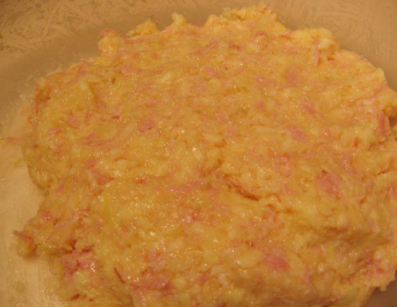 Картофельные шарики с сыром и ветчиной во фритюре с кефирным соусом. Очень вкусные шарики из картофельного пюре с ветчиной и сыром