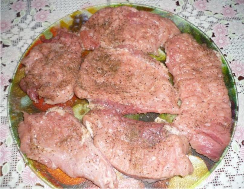  Домашние отбивные из свинины с луком, на сковороде