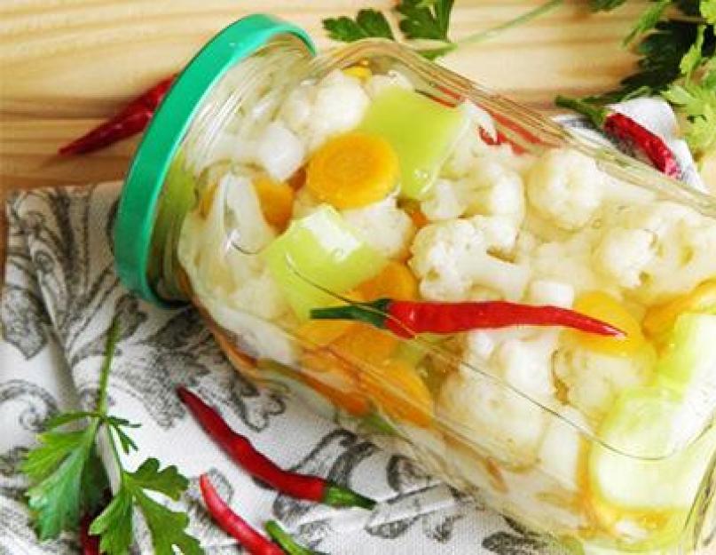 Рецепт вкусного ассорти из огурцов и помидоров на зиму. Домашний засол ассорти из помидоров и огурцов