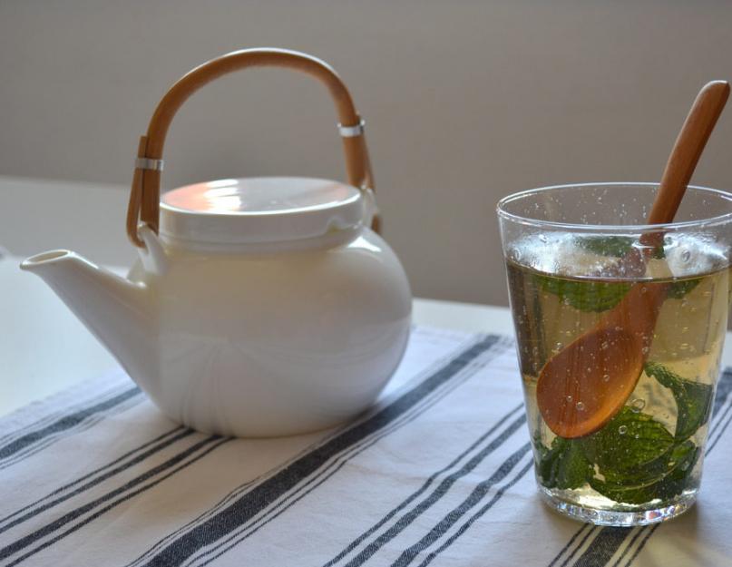 Успокоительный травяной чай на ночь. Состав успокаивающего чая. Как сделать чай из трав дома