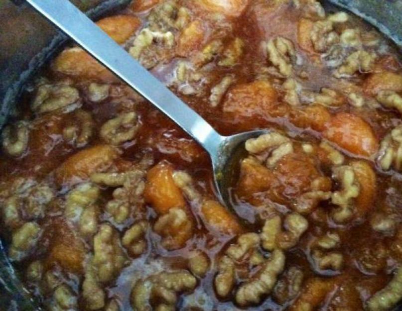 Абрикосовое варенье с орехами на зиму. Абрикосовое варенье с грецкими орехами, рецепт. Абрикосовое варенье с разными орехами