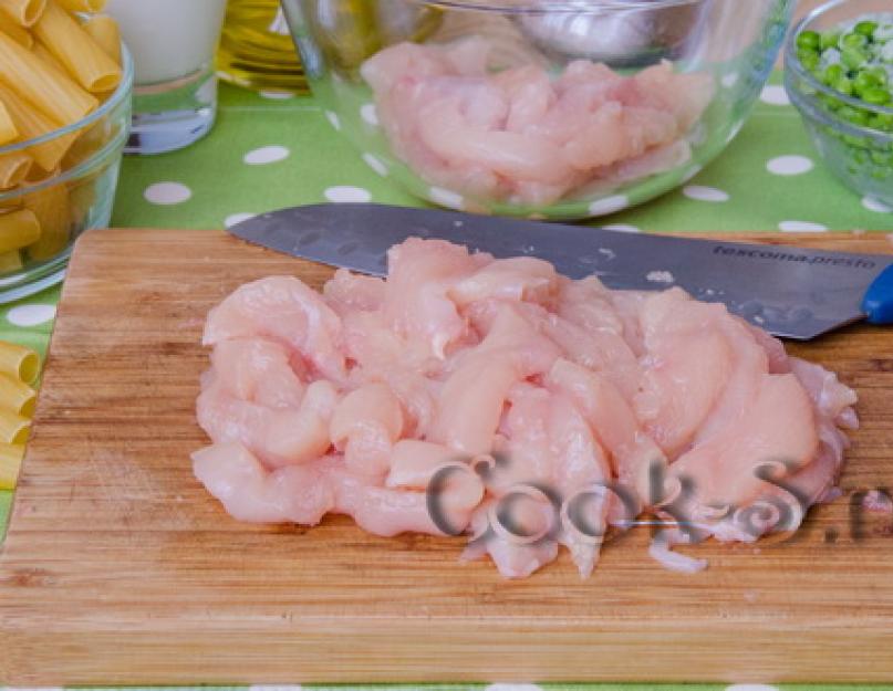 Макароны с курицей в сливочном соусе — вкусные и простые рецепты
