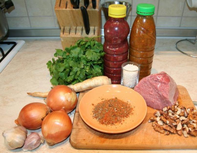 Тушеные помидоры с перцем и чесноком. Тушеный болгарский перец с помидорами. Как приготовить тушеный перец и сохранить витамины