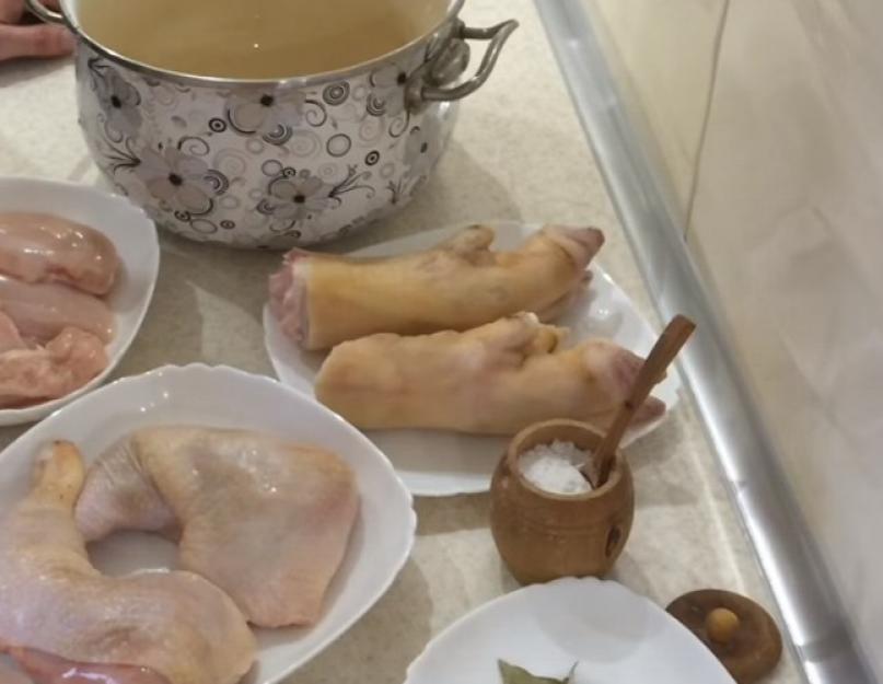 Ζελέ χοιρινά πόδια και κοτόπουλο.  Ζελέ χοιρινά μπούτια - οι πιο νόστιμες συνταγές Συνταγή για ζελέ χοιρινά μπούτια και μπούτια