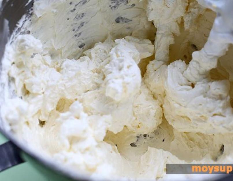 Crème protéinée délicieuse et simple pour décorer un gâteau (avec photos et vidéos).  La crème protéinée pour gâteau au bain-marie est une recette simple pour les femmes au foyer débutantes.  Préparation du mélange de protéines