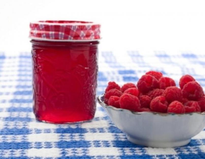 Sirop de framboise maison.  Faire du sirop de framboise pour l'hiver : deux recettes différentes.  Faire du jus de framboise