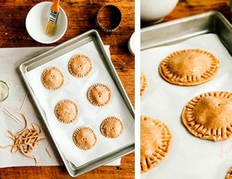 Comment graisser des tartes cuites au four pour les rendre roses.  Comment graisser les tartes et les petits pains pour obtenir une croûte dorée.  Comment graisser les tartes et les petits pains avant la cuisson pour qu'ils soient dorés