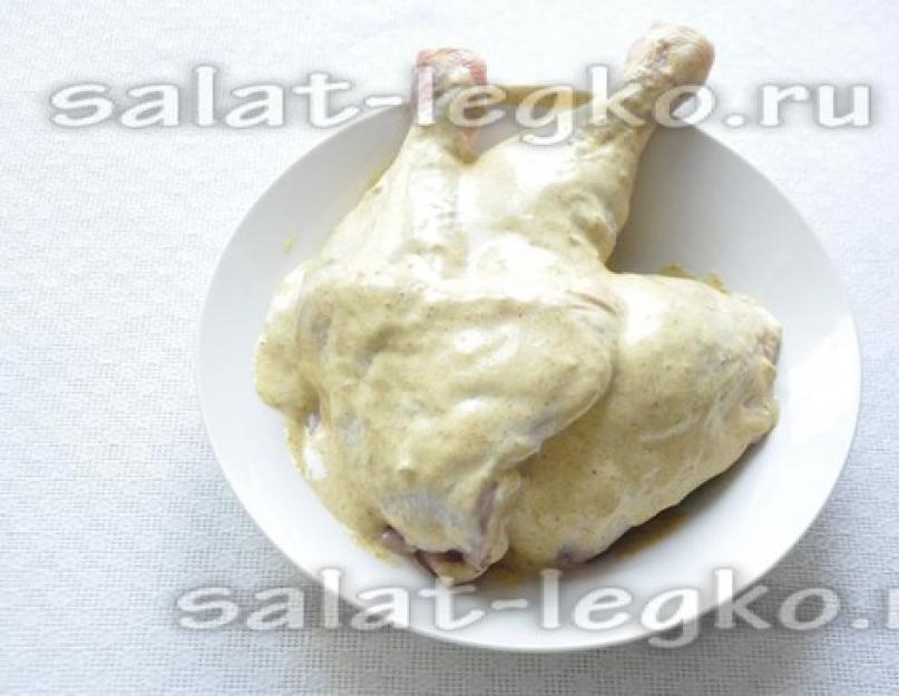 Salade de poulet sous un manteau de fourrure.  Préparons étape par étape une délicieuse salade étagée 