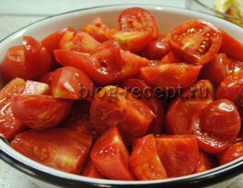 Рецепт кетчупа помидоры со сливами. Процесс приготовления сливово-яблочного кетчупа. Кетчуп из помидоров и слив на зиму