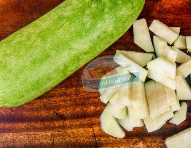 Adobong winter squash na may basil.  Recipe: Canned zucchini - na may basil at haras.  Zucchini salad sa honey sauce