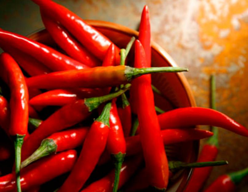 Avec quoi mange-t-on du piment rouge ?  Un légume rouge unique : les bienfaits du piment.  Les piments forts peuvent-ils nuire à l'organisme : règles d'utilisation.  Le poivron rouge comme moyen de perdre du poids