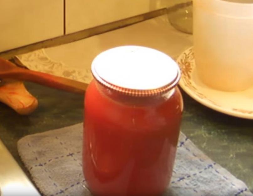Как закатать томатный сок в домашних условиях. Томатный сок на зиму в домашних условиях. Томатный сок на зиму в домашних условиях «Витаминный»
