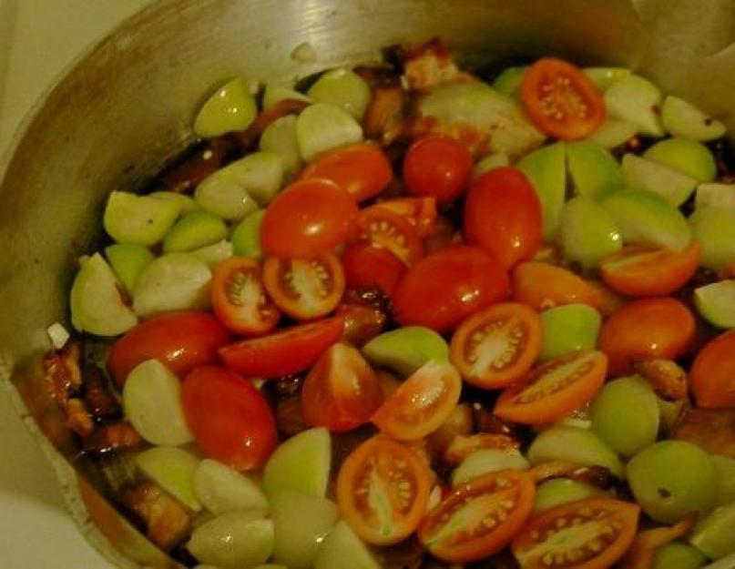 Засолить помидоры в кастрюле рецепт. Засолка помидоров на зиму холодным способом в ведре, бочке, банке под капроновой крышкой. Как замолосолить помидоры кастрюле