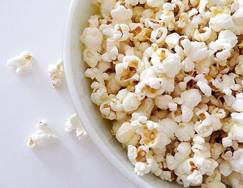 Comment faire du pop-corn à la maison.  Recette étape par étape pour faire du pop-corn au maïs à la maison avec divers additifs.  Bonbons pop-corn exotiques