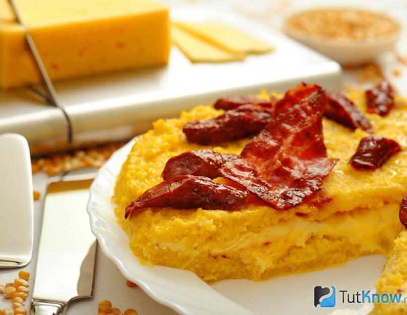 Palette italienne.  Contexte historique - polenta.  Polenta de maïs au fromage