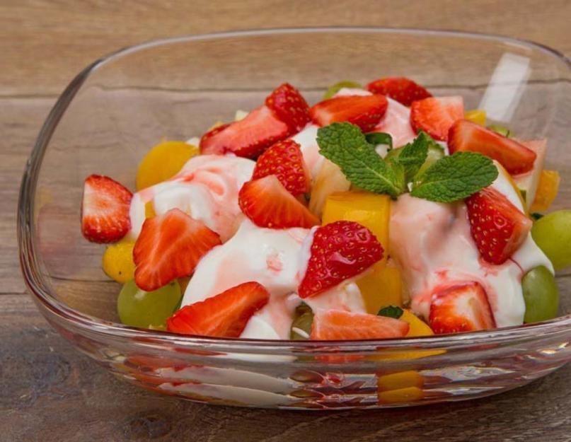 Délicieuses salades de fruits au yaourt.  Salade de fruits au yaourt - recettes simples pour enfants et adultes.  Salade de fruits à l'ananas et au yaourt