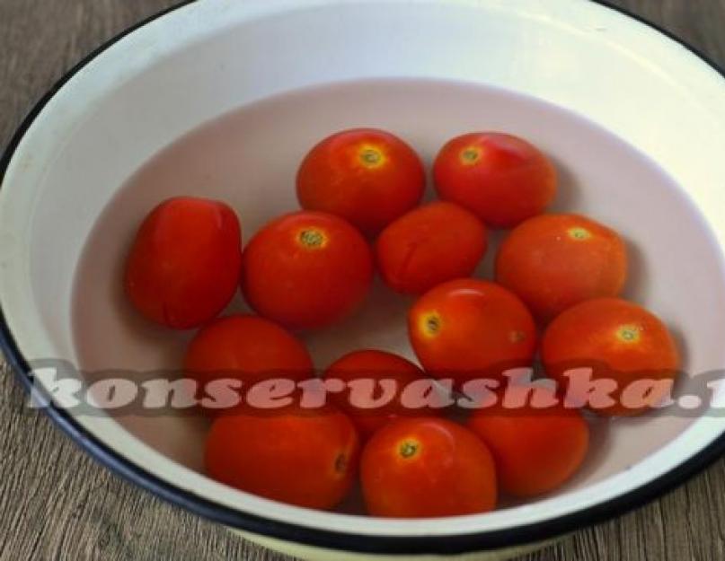 Быстрые маринованные помидоры без шкурки. Как приготовить маринованные помидоры без шкурки на зиму, рецепты быстрого посола. Приготовление томатного сока