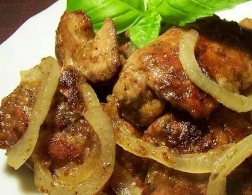 Du foie de poulet comme.  Pour goûter le pâté à la maison, vous en aurez besoin.  Vous pouvez cuisiner du foie de poulet avec des champignons, cela s'avérera très savoureux