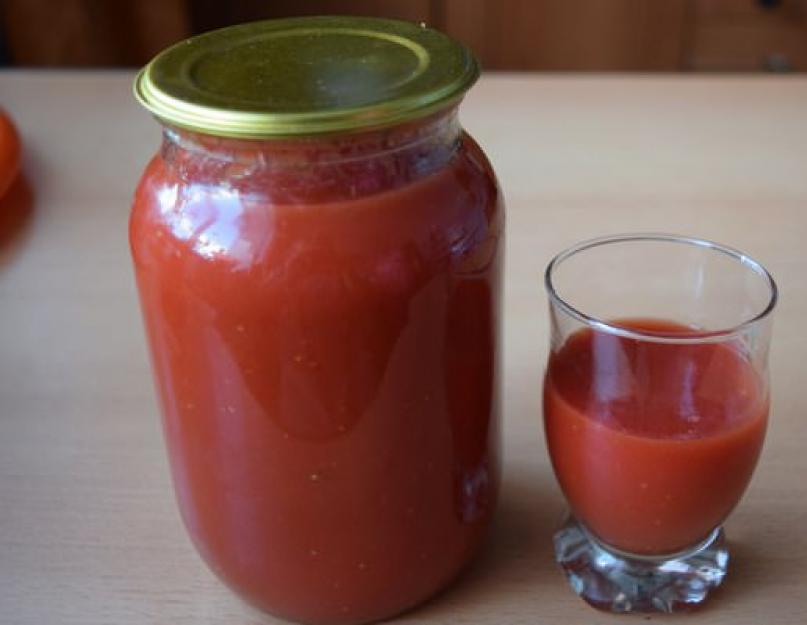 Вкусный томатный сок на зиму в домашних. Как сделать томатный сок из томатной пасты? Томатный сок со сладким перцем и чесноком