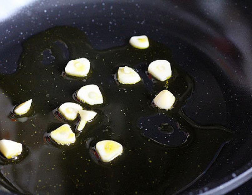 Как готовить жареные креветки в соевом соусе. Креветки жареные с чесноком и соевым соусом - рецепт. Соус к жареным креветкам