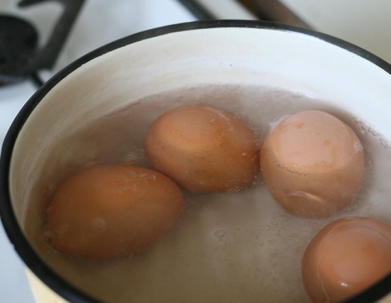 Oeuf haché, quel est le nom du plat ?  Omelette à la viande hachée.  Options pour préparer des œufs durs hachés