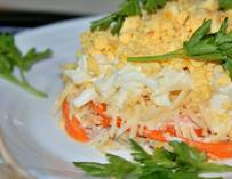 Salade étagée au poulet et carottes coréennes.  Salade aux carottes et au poulet coréens - les recettes les plus délicieuses pour les vacances et pour tous les jours.  Salade de carottes coréennes et poulet - 