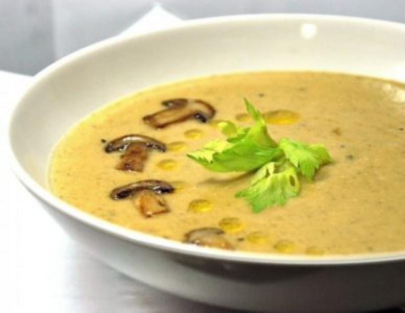 Приготовить сырный суп с грибами и курицей. Сырный суп с красной рыбой. Сырный суп с грибами и брокколи