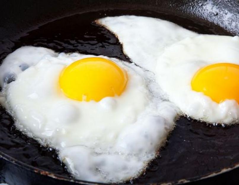 Calories dans les œufs brouillés à partir de 2. Ingrédients supplémentaires dans le plat.  Les avantages et les inconvénients des différents types d'œufs au plat