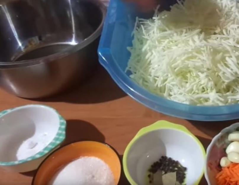 Рецепт быстрой маринованной капусты домашней очень вкусной. Рецепт маринованной капусты быстрого приготовления с фото