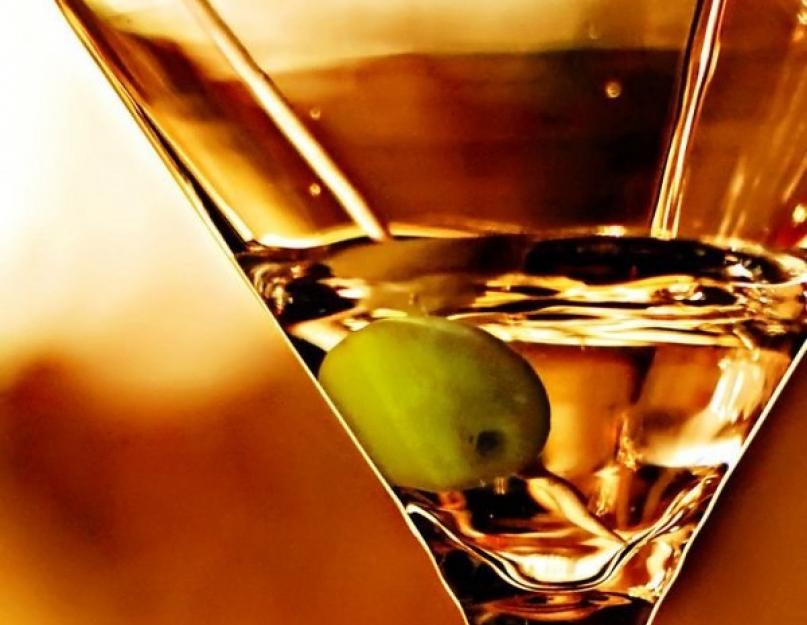 Comment boire un martini ?  Variations de cocktails Martini.  Comment boire différents types de martinis et avec quoi manger selon l'étiquette : recettes, règles, conseils.  Comment diluer et comment boire Martini sec, rouge, rose, vert, Bianko, Rosso, Rosato, Extra Dry, Asti : appelé