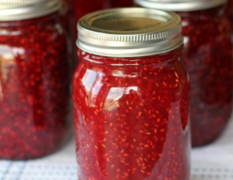 Recette pour faire des framboises avec du sucre.  Baies dans leur jus.  Vaisselle et règles de conservation