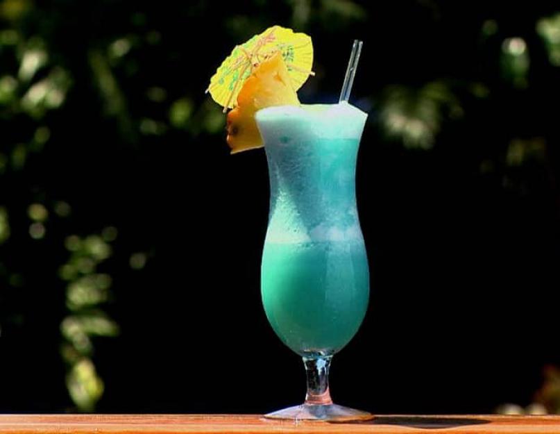 Как сделать? коктейль Голубые гавайи (Blue Hawaiian) своими руками. «Голубые Гавайи» — экзотический коктейль