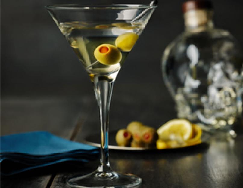 С чем сочетается мартини. Как правильно пить мартини «Бьянко» (martini bianco) и что подать к столу. Почему мартини пьют с оливкой и как правильно пить мартини с оливками