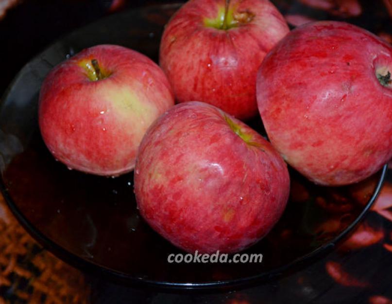 פנקייקי תפוח.  מתכון: פנקייק תפוחים - ארוחת בוקר מהירה.  מתכון לבישול שלב אחר שלב