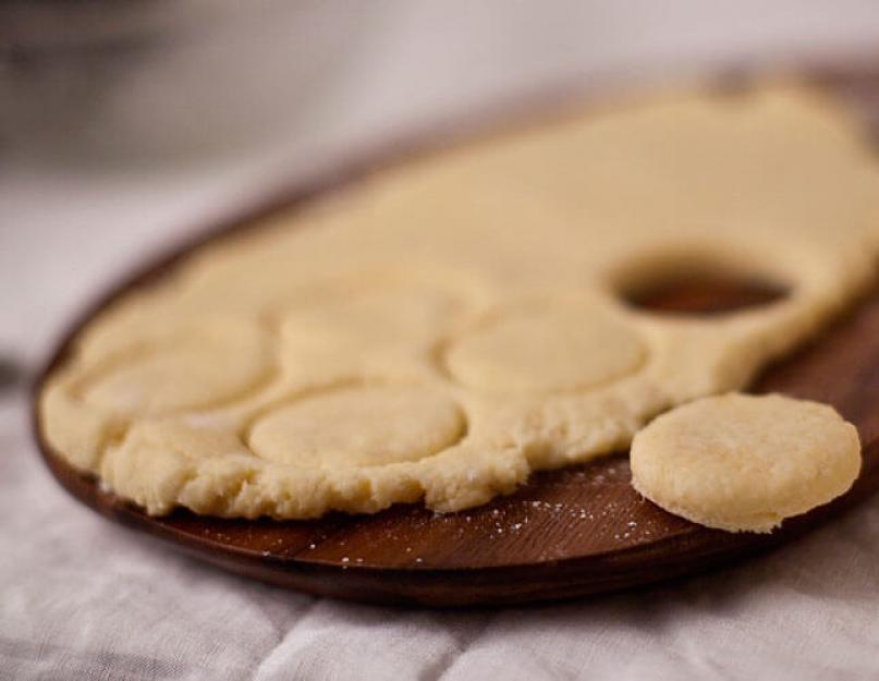 Как делать песочные печенья. Песочное тесто для печенья: рецепты с фото