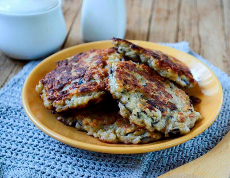 Recette de crêpes d'aubergines à l'ail.  Crêpes d'aubergines à la feta.  Version courte de la cuisine