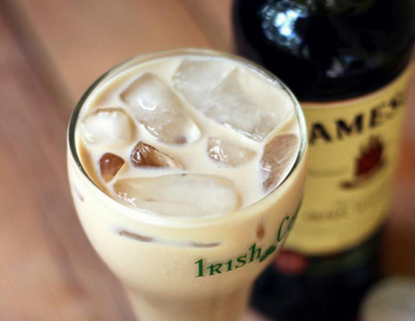 Liqueur d'ours Baileys.  Baileys est une liqueur légendaire.  Recette : Liqueur de café Baileys