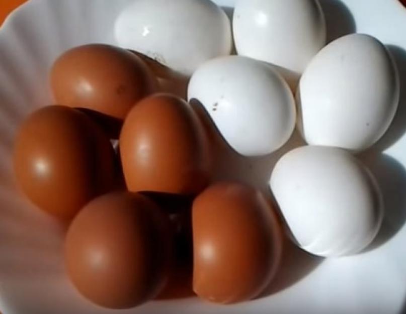 Что добавить в шелуху чтобы покрасить яйца. Оригинальные способы красить яйца в луковой шелухе
