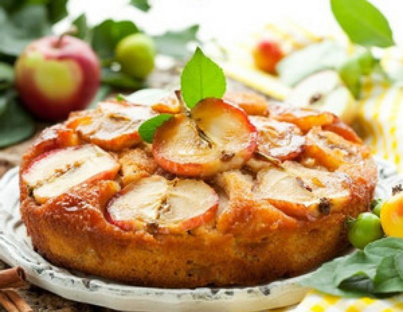 Воздушный яблочный пирог на кефире. Простой рецепт шарлотки с яблоками в духовке. Тесто для яблочного пирога с творогом – простой и вкусный рецепт