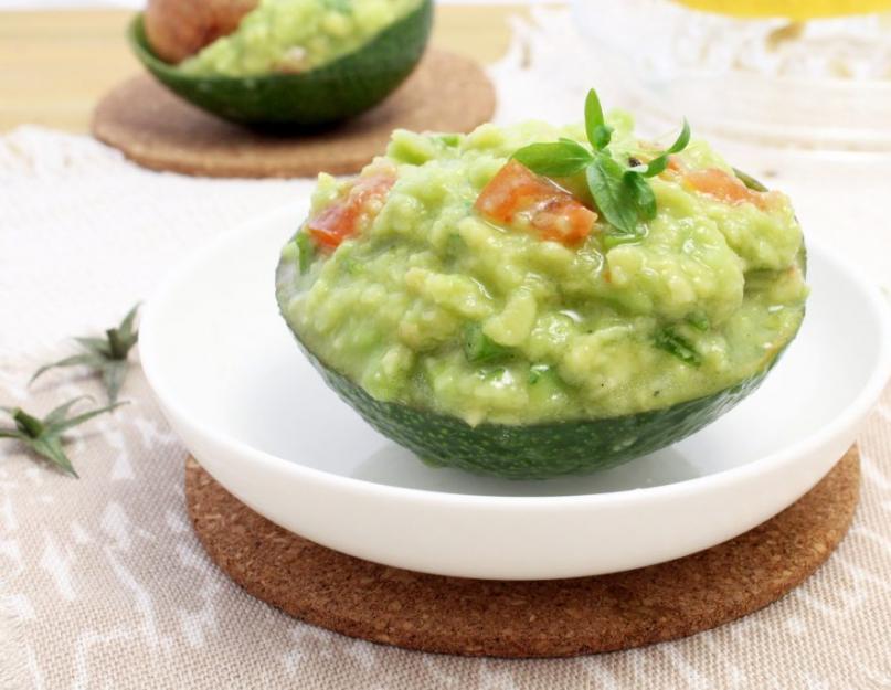 С чем есть гуакамоле из авокадо. Как выбрать авокадо для гуакамоле. Классический мексиканский рецепт «Гуакамоле» с авокадо