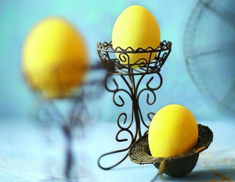Как правильно покрасить пасхальные яйца в свекле. Экокраски: как красить яйца луковой шелухой и свеклой