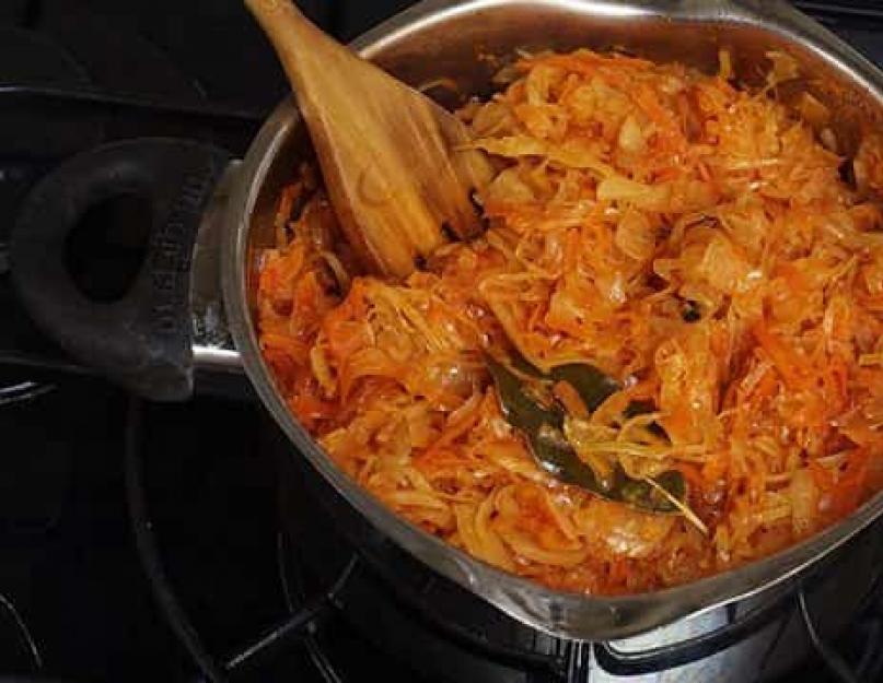 Как потушить капусту в сковороде с. Как приготовить тушенную свежую капусту с морковью. Тушеная капуста из свежей белокачанной — самый простой рецепт
