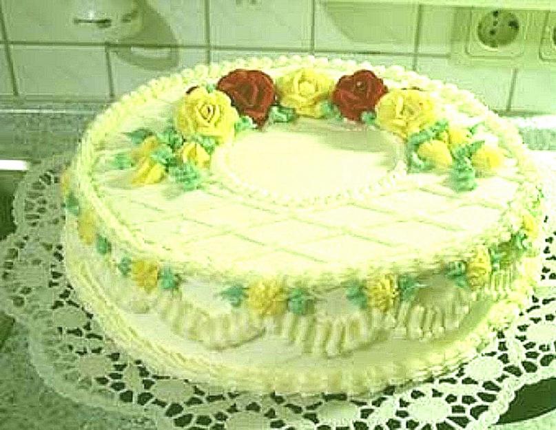 Украшение готового торта. Украшаем торт своими руками в домашних условиях. Как украсить торт в домашних условиях с пошаговыми фотографиями