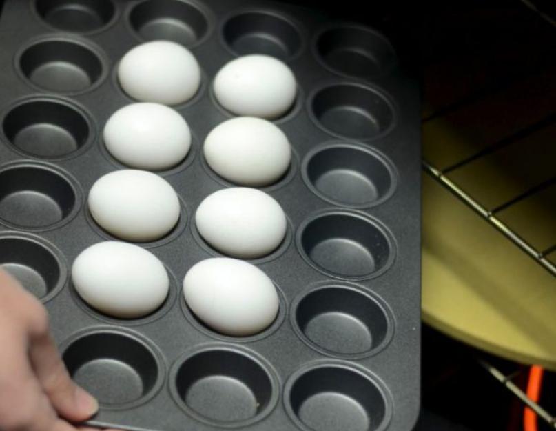 Que cuisiner à partir de céréales pour petit-déjeuner.  Gâteau aux boules de chocolat pour les céréales du petit-déjeuner.  Les flocons peuvent être préparés autrement que simplement en y ajoutant de l’eau.  Un petit-déjeuner simple et délicieux vous fera gagner beaucoup de temps.