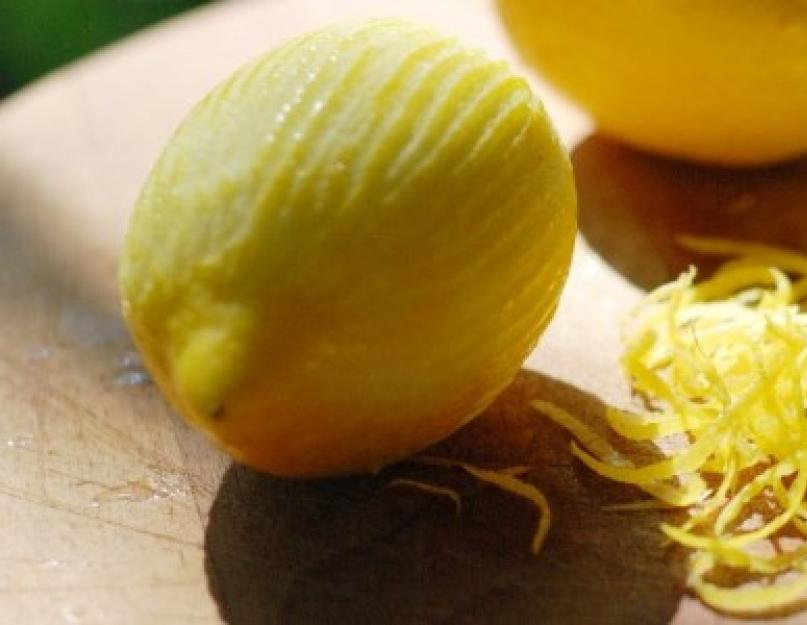 Evde nane ve limonla limonata nasıl yapılır?  Limon-nane limonata Sıradan ürünlerden bir parti vurgusu nasıl yapılır