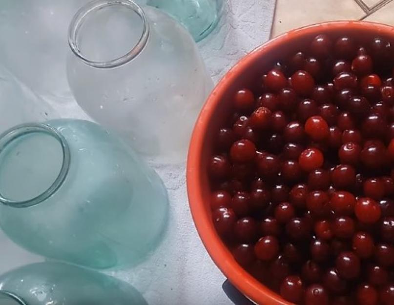 Comment faire de la compote de cerises pour l'hiver.  Liste des ingrédients pour une recette de compote de cerises pour le froid hivernal sans stérilisation.  Compote de cerises dénoyautées avec stérilisation